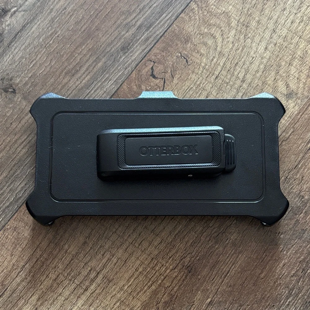 OtterBox iPhone 15 black clip case holder NEW